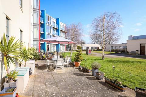 1 bedroom ground floor flat for sale - 15 Woodlands, Hayes Point, Hayes Road, Sully, CF64 5QE