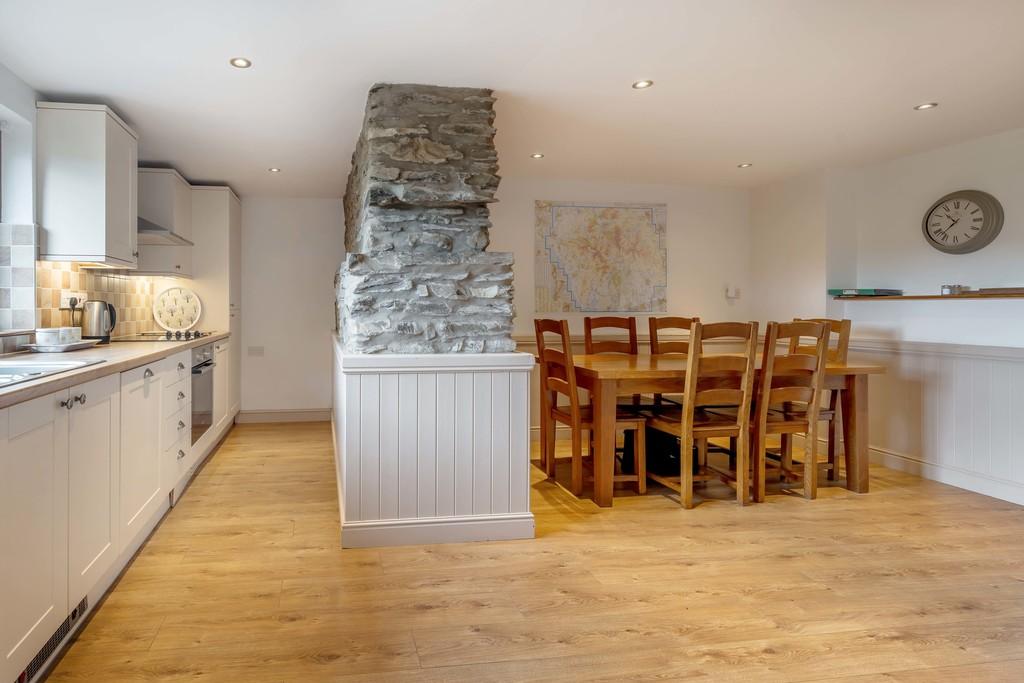 4 The Barns, Haverthwaite, Nr Ulverston, Cumbria, LA12 8AE 3 bed barn