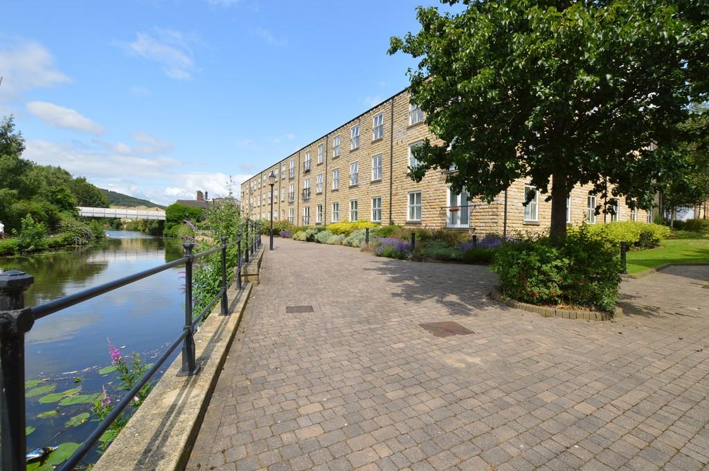 Britannia Wharf, Bingley 2 bed apartment £700 pcm (£162 pw)