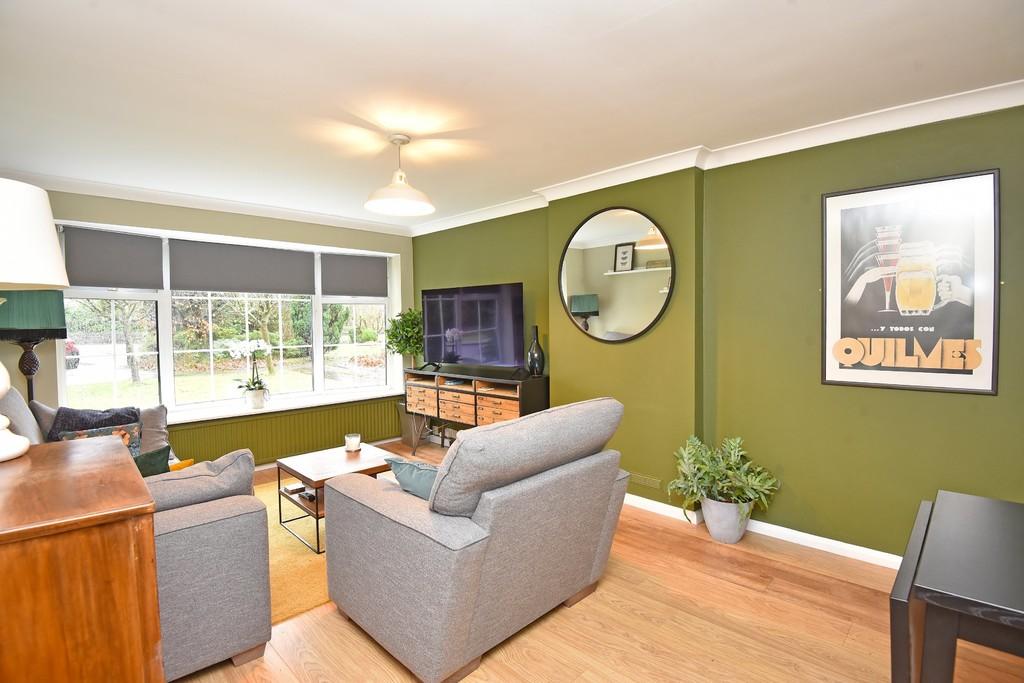 Millfield Glade, Harrogate 2 bed end of terrace house £850 pcm (£196 pw)