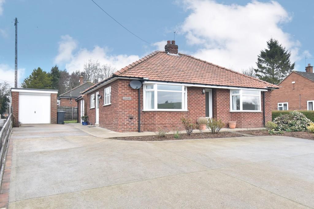 Stokesley Road, Brompton, Northallerton 2 bed detached bungalow £795