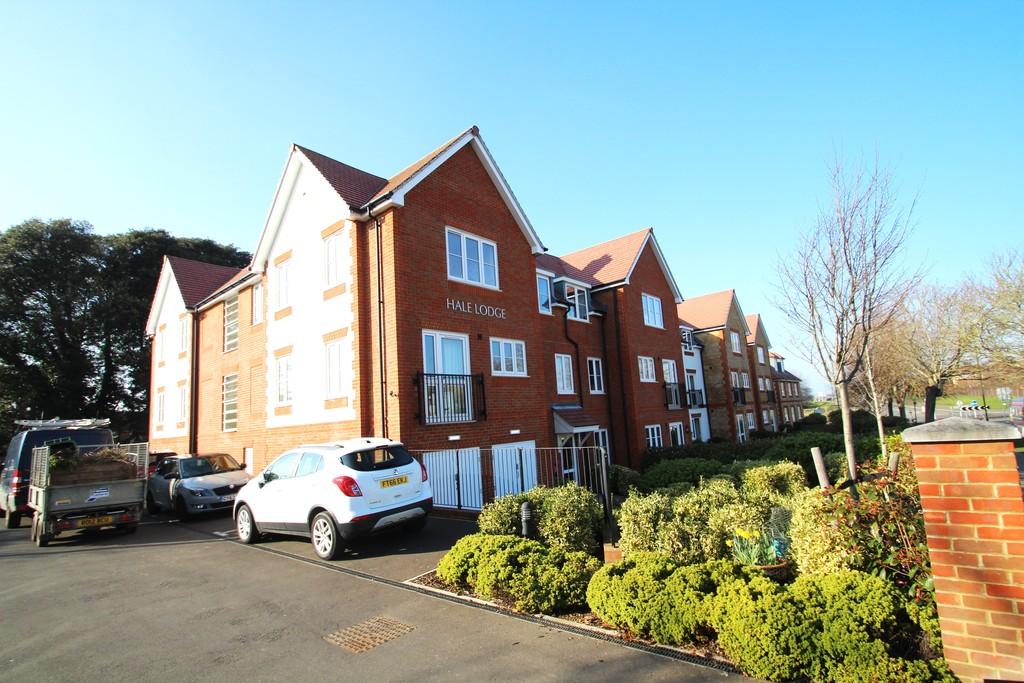 Fitzalan Road, Littlehampton 1 bed apartment for sale £220,000