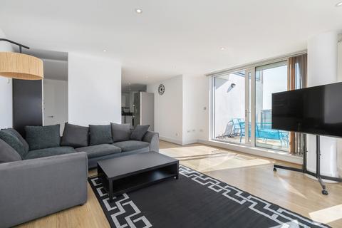 undefined, Crews Street, London E14