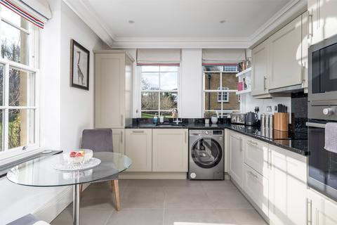 1 bedroom flat for sale - The Grove, Effingham, Leatherhead, Surrey, KT24