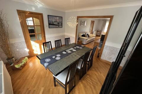 12 Bryn Rhedyn, Tonyrefail, Porth, CF39 8EZ