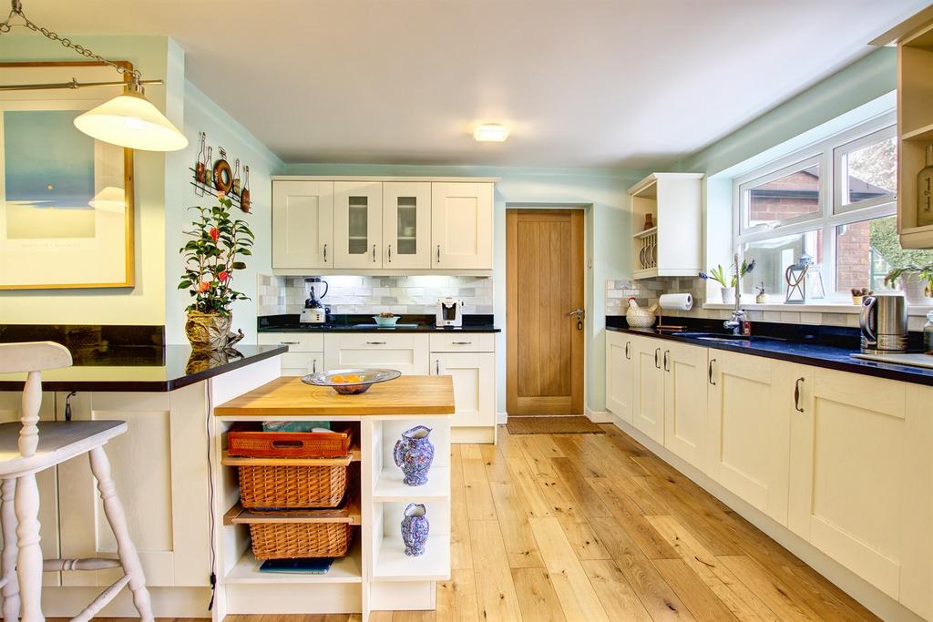 Millfield Road, Whickham 5 bed detached house for sale £700,000