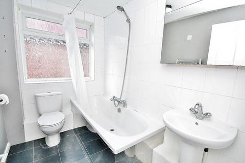 2 bedroom apartment to rent, Abbey Road, Woking, Surrey, GU21