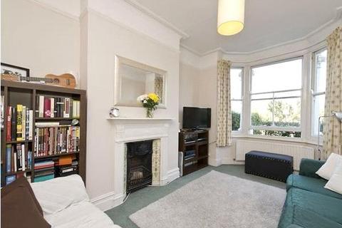 2 bedroom flat to rent, Putney Bridge Road, London
