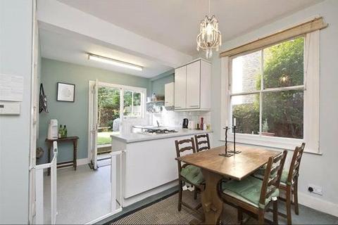 2 bedroom flat to rent, Putney Bridge Road, London