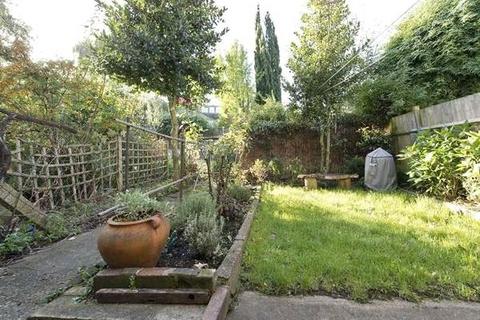 2 bedroom flat to rent, Putney Bridge Road, London