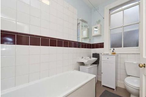 2 bedroom flat to rent, Putney Bridge Road, London