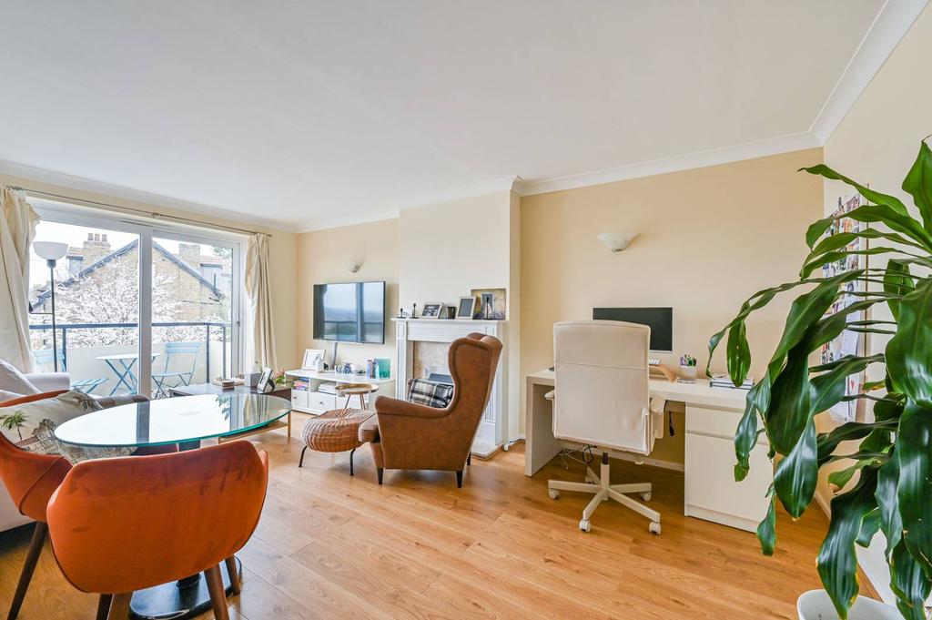 Thornton Hill, Wimbledon, London, SW19 2 bed flat to rent £9,533 pcm (£2,200 pw)