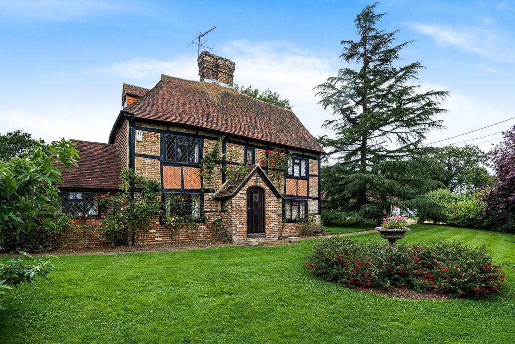 Broxmead Lane, Cuckfield 4 bed detached house for sale £1,850,000