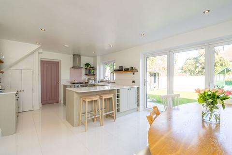 4 bedroom semi-detached house for sale, Hermitage Close, Chichester