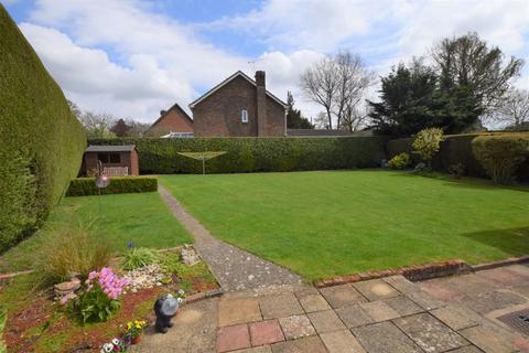 3 bedroom detached bungalow for sale, Lymington Close, Four Marks, Alton, Hampshire