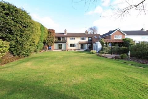 4 bedroom detached house for sale, 86 Woodthorne Road South, Tettenhall, Wolverhampton. WV6 8SW