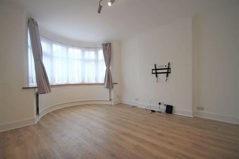 3 bedroom detached house to rent, Alfriston Avenue, Harrow