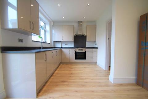 3 bedroom detached house to rent, Alfriston Avenue, Harrow