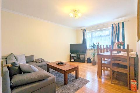 21 Peninsular Close, Feltham, TW14 9SS