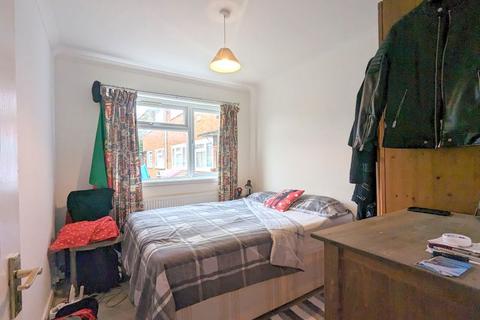 21 Peninsular Close, Feltham, TW14 9SS