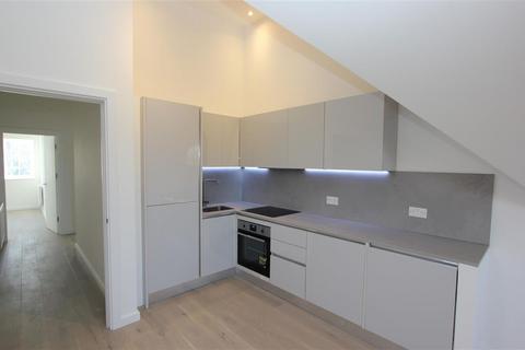 2 bedroom apartment to rent, Haling Park Road, South Croydon