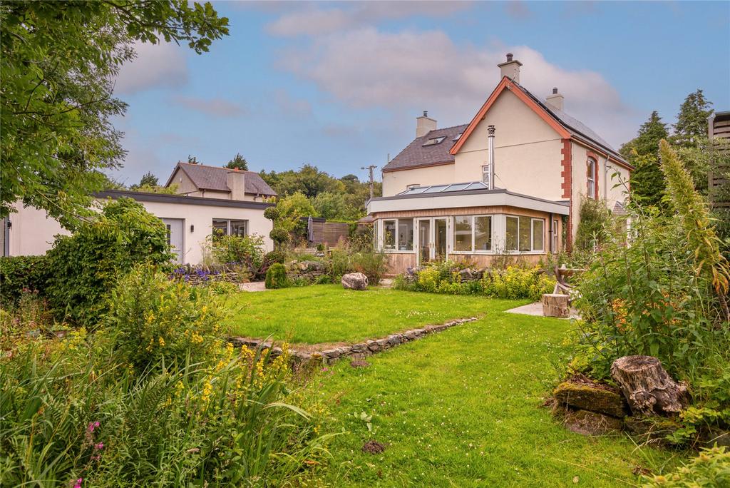 Llansadwrn, Menai Bridge, Sir Ynys Mon, LL59 6 bed detached house for