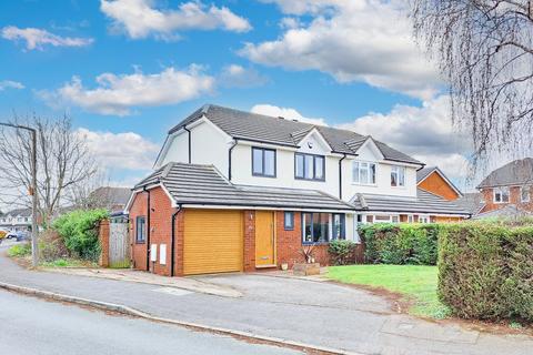 26 Coltman Close, Lichfield, WS14 9YS