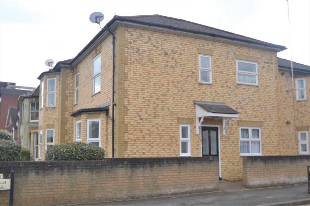 Laurel House, St Johns Road, Watford... 1 bed flat £1,250 pcm (£288 pw)