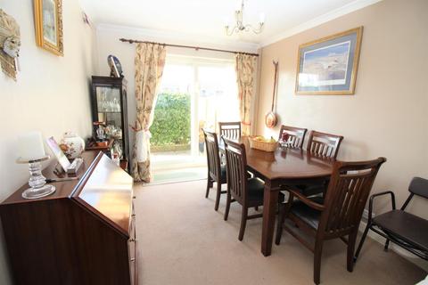 40 Charles Close, Thornbury, Bristol, BS35 1LW