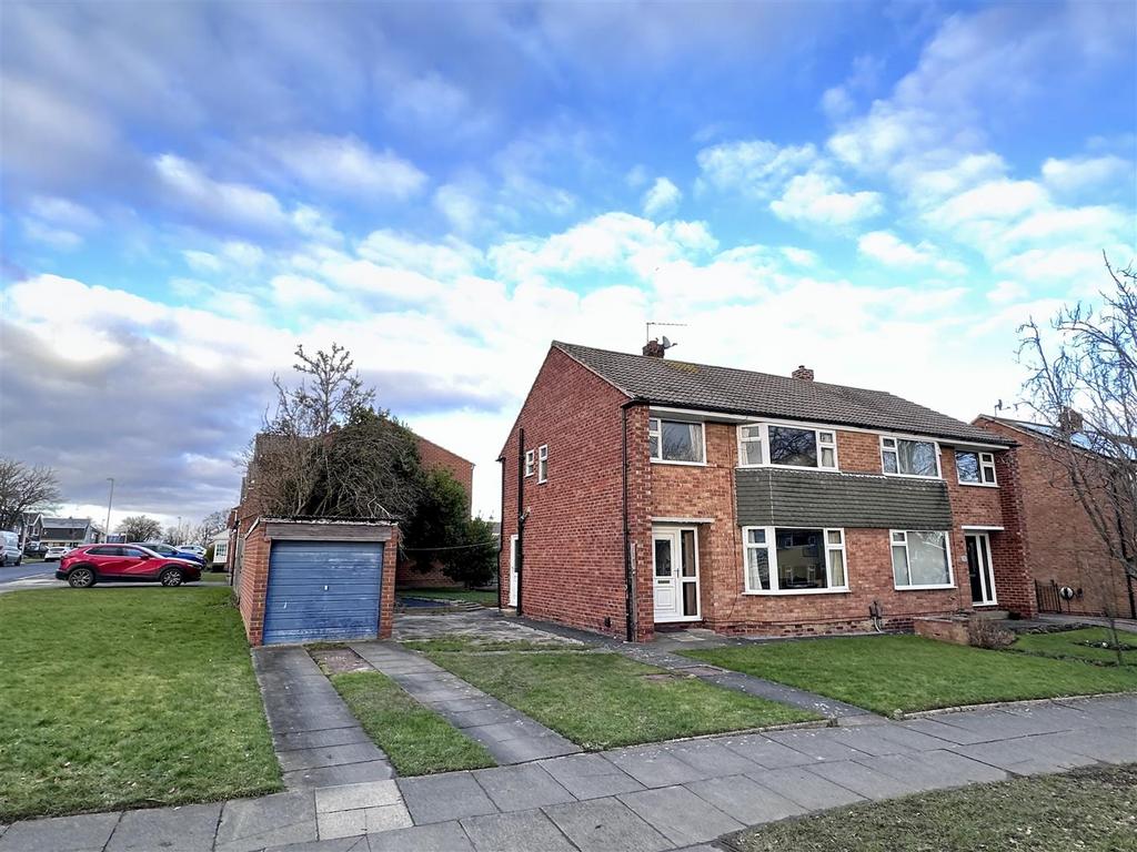 Fulthorpe Avenue, Darlington 3 bed semidetached house £200,000