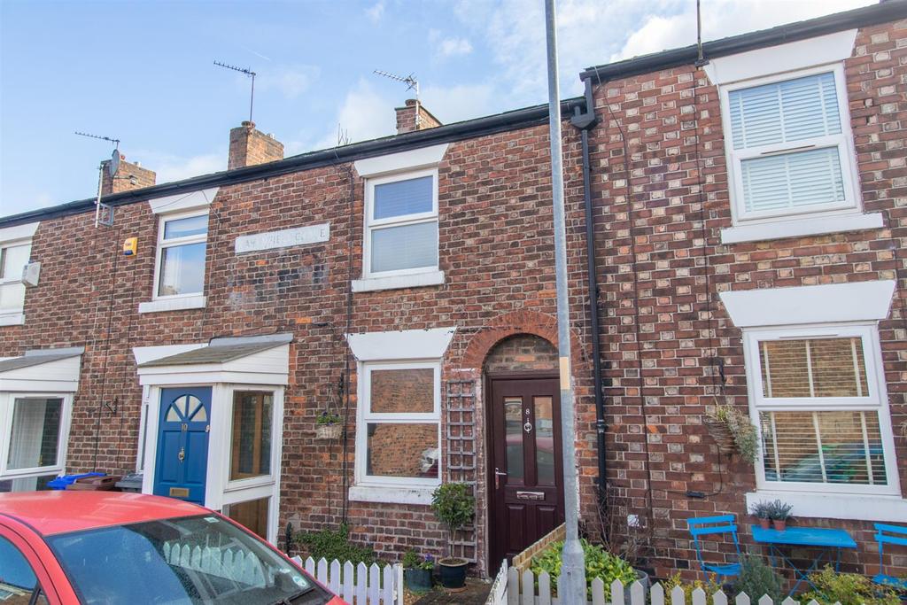 Davenfield Grove Didsbury Village 2 Bed Terraced House £320 000