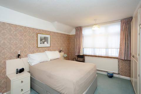 24 Hillside Road, Bushey, WD23 2HA