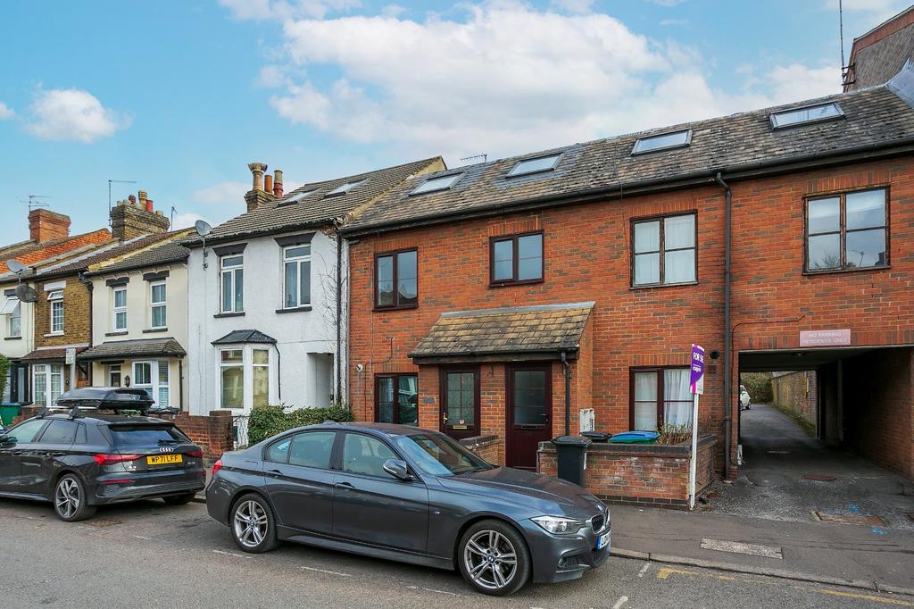Queens Road, Watford, Hertfordshire, WD17 1 bed apartment for sale £