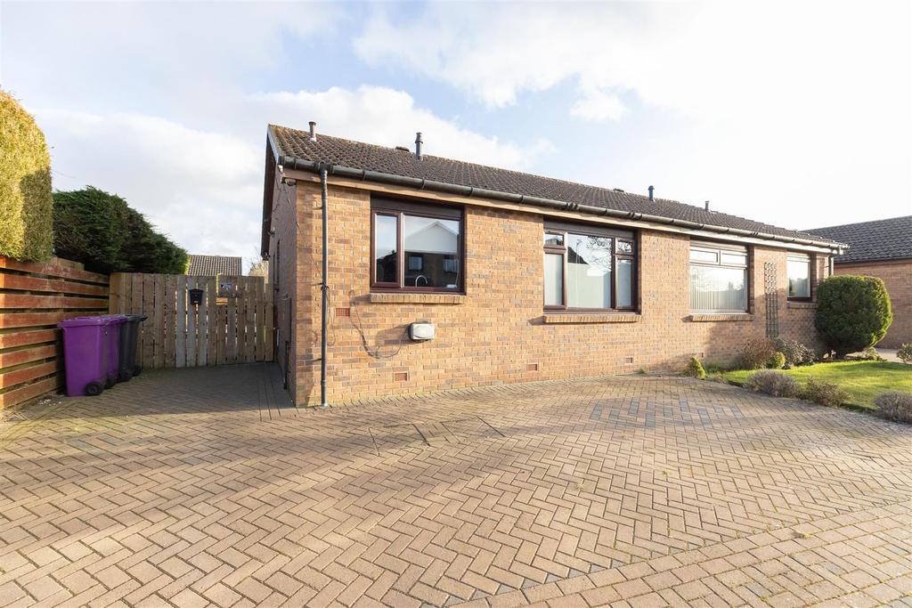 Rowan Avenue, Northmuir, Kirriemuir 2 bed semidetached bungalow £139,995