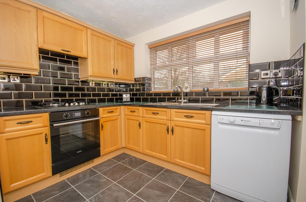 Kitchen pic 2.jpg