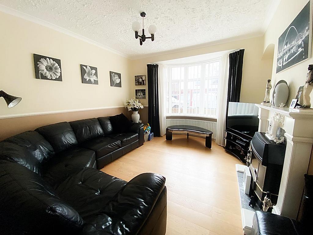 Appletree Gardens, Walkerville 4 bed semidetached house £220,000