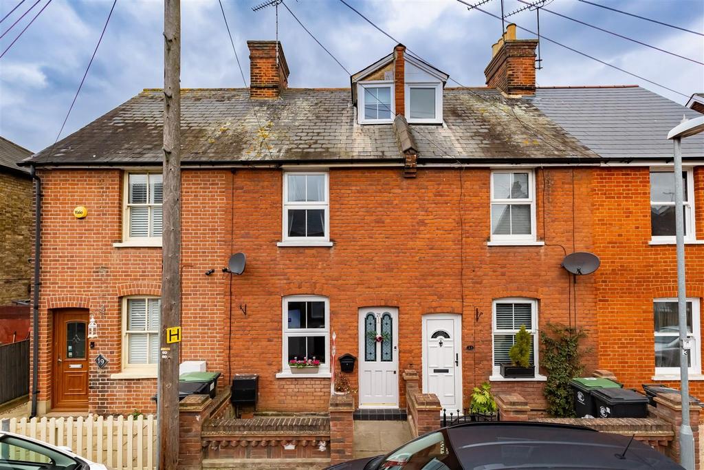 Cloverly Road, Ongar 2 bed terraced house for sale £385,000