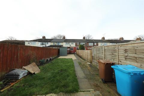 3 bedroom end of terrace house for sale - North Road, Hull