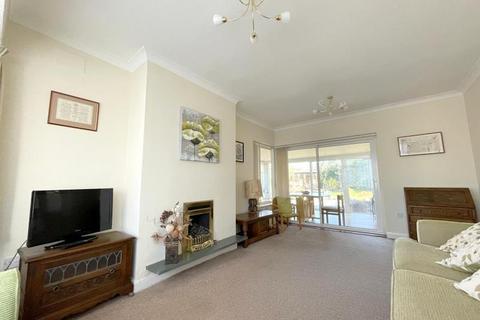 44 Beacon Drive, Loughborough, LE11 2BD