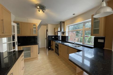 4 bedroom detached house to rent - Blackcarr Road, Manchester