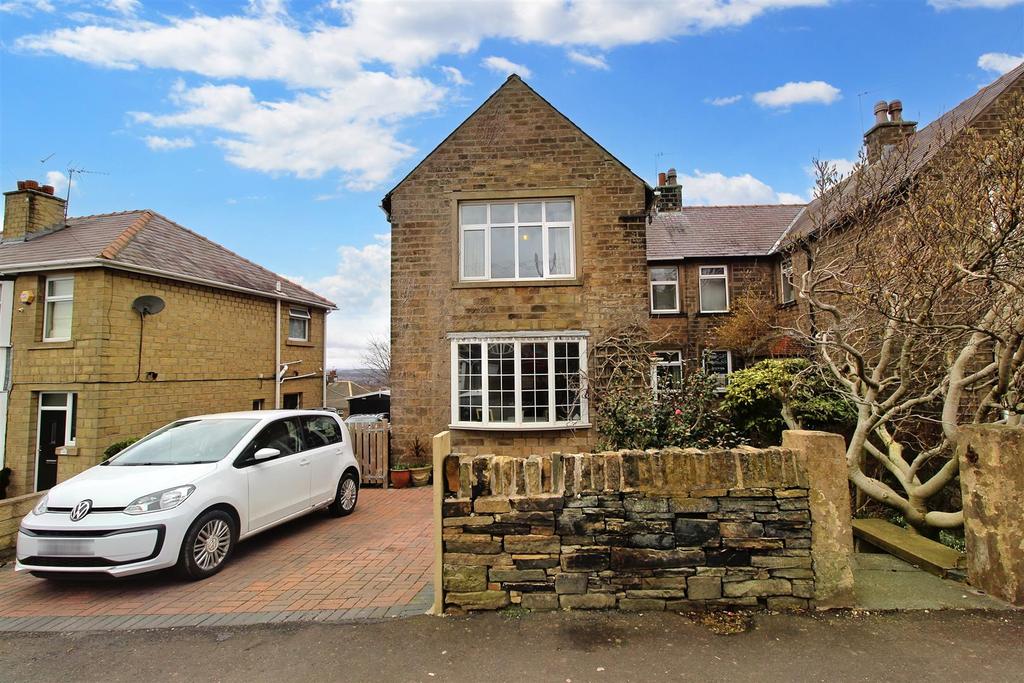 Jackroyd Lane, Newsome, Huddersfield, HD4 6RB 3 bed semidetached house