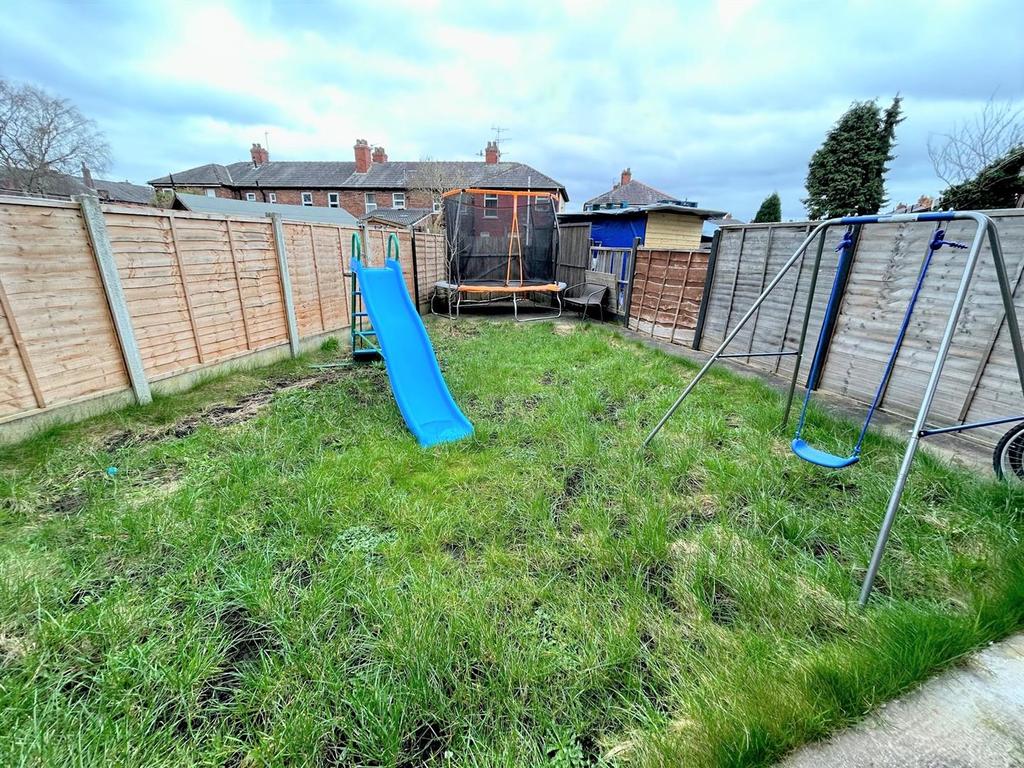 Diamond Street, Leigh 4 bed semidetached house £160,000