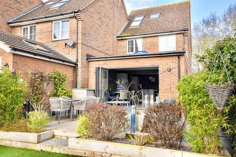 24 Ascot Drive, Leighton Buzzard, LU7 2RA