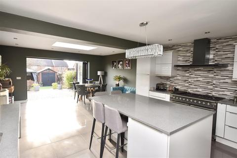 24 Ascot Drive, Leighton Buzzard, LU7 2RA