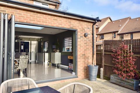 24 Ascot Drive, Leighton Buzzard, LU7 2RA