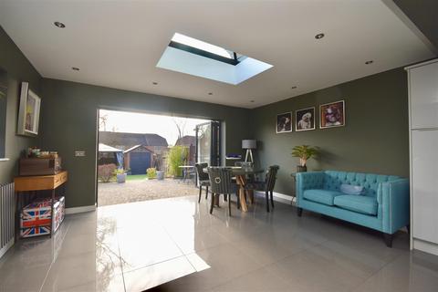 24 Ascot Drive, Leighton Buzzard, LU7 2RA