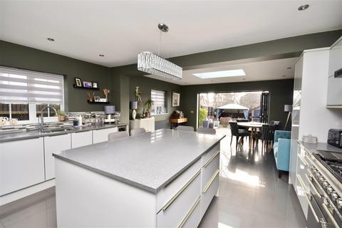 24 Ascot Drive, Leighton Buzzard, LU7 2RA