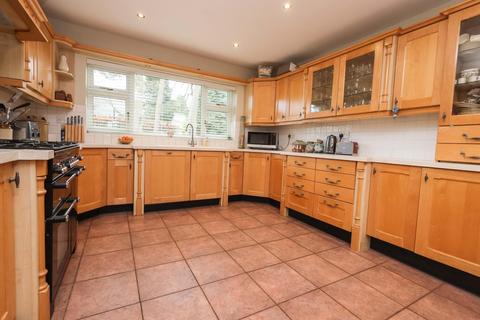 13 Roman Lane, Sutton Coldfield, B74 3AE