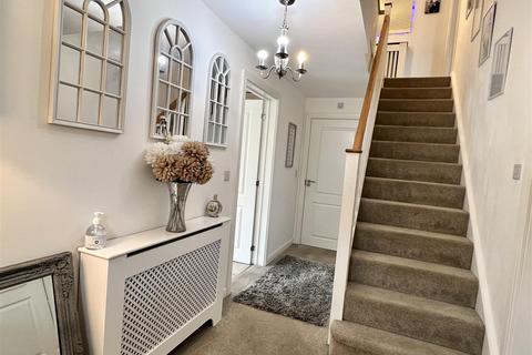 14 Bell Garth, Market Weighton, York, YO43 3GQ