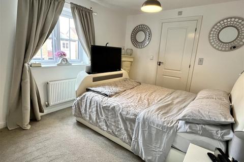 14 Bell Garth, Market Weighton, York, YO43 3GQ